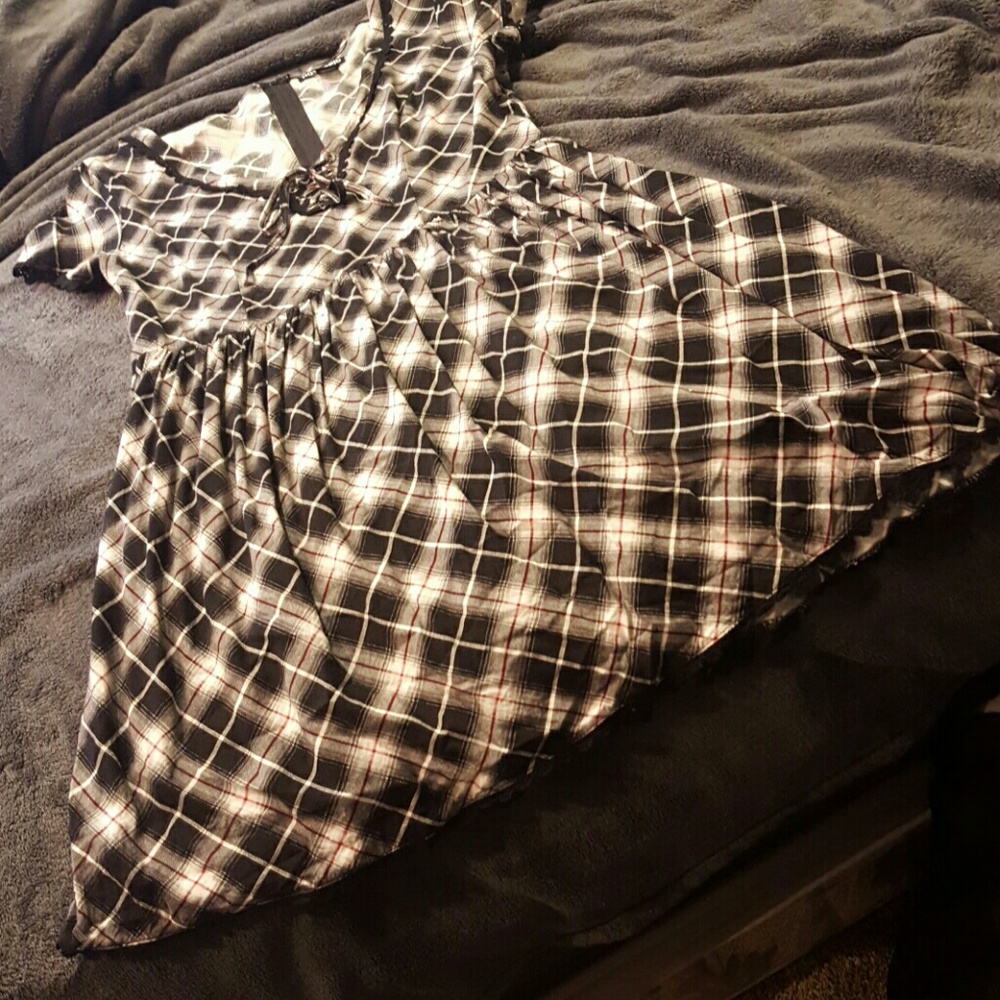 Dress - Picture 3 of 3